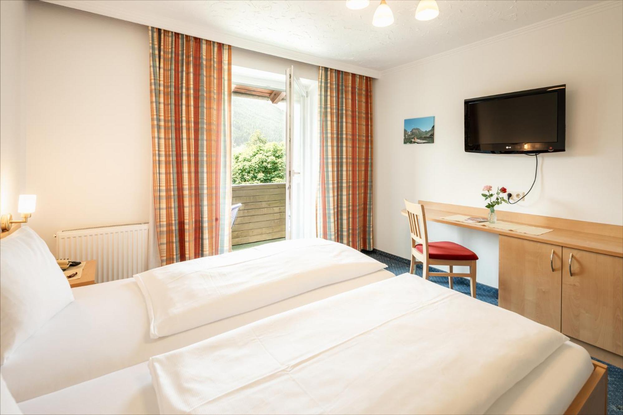 Landhotel Stofflerwirt Санкт-Михель  Экстерьер фото