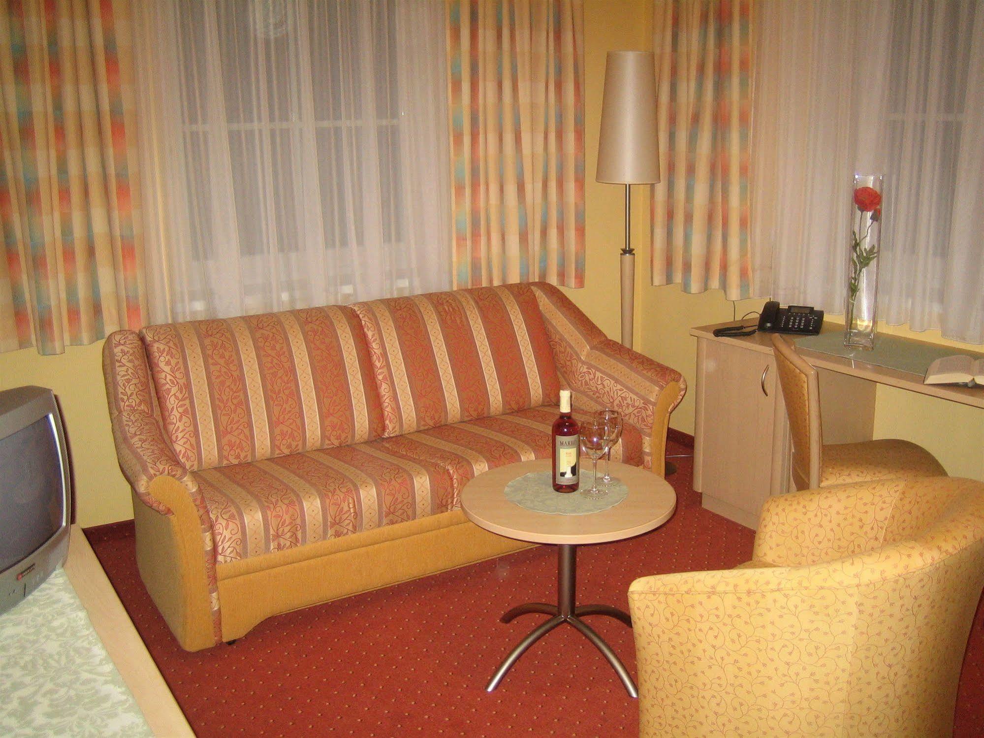 Landhotel Stofflerwirt Санкт-Михель  Экстерьер фото